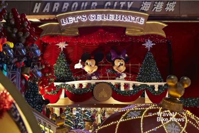 홍콩 최대 쇼핑몰인 하버시티는 크리스마스를 맞이해 디즈니랜드와 합작하여 노천광장을 화려하게 장식했다.(사진출처:정대리의 홍콩이야기)