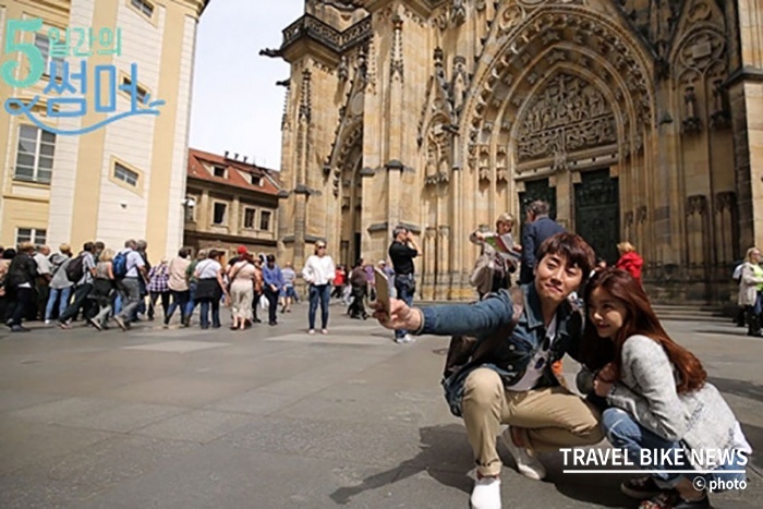 JTBC ‘5일간의 썸머’의 레이디 제인과 홍진호가 떠난 체코 프라하 여행. 사진 출처/ 5일간의 썸머 홈페이지