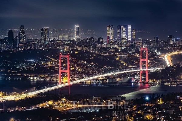 이스탄불은 야경투어가 따로 있을 만큼 밤이 화려하고 아름다운 도시다. 사진/ 터키문화관광부