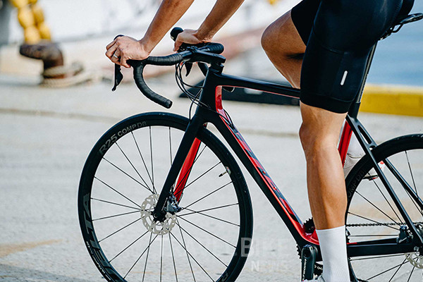 포스트 코로나 시대를 맞아 자전거가 건강을 지킬 수 있는 대표적인 비대면 스포츠로 손꼽히면서 라이딩을 즐기는 사람들이 늘고 있다. 사진/ 삼천리자전거