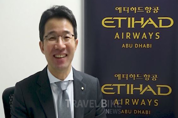 아랍에미리트의 국영항공사 에티하드항공은 인천-아부다비 노선이 12월 10일 취항 10주년을 맞았다. 사진은 에티하드항공 한국지사의 안진문 지사장.