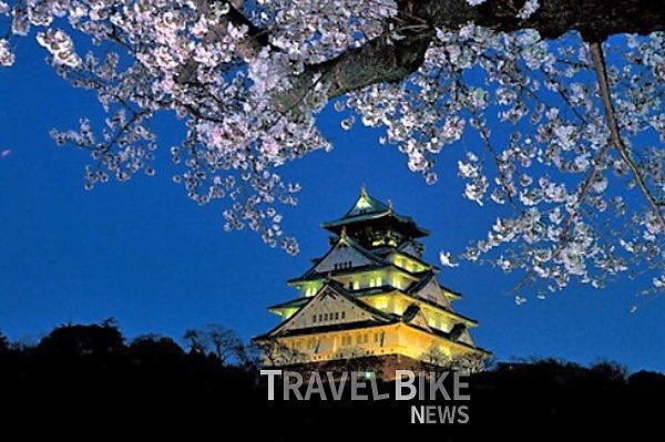 여름휴가철을 맞아 도쿄행, 오사카행 비행기표를 예약하려는 손길이 분주하다. 사진/ 일본정부관광국