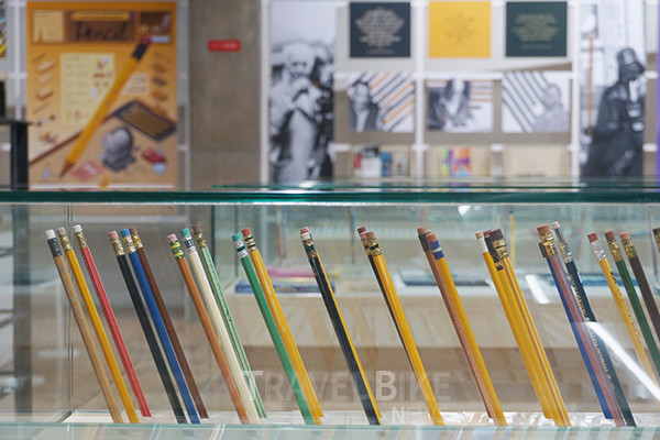 국내외 곳곳에서 수집한 연필 3,000여 종이 있는 우리나라 최초 연필뮤지엄. 사진/란국관광공사