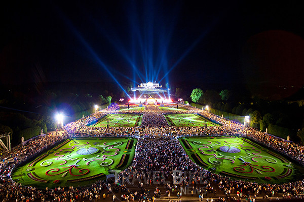 쇤브룬 궁전에서 열린 비엔나 필하모닉 썸머 나이트 콘서트 © Wiener-Philharmoniker_ Richard Schuster