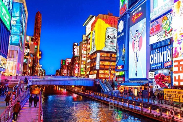 오사카는 외부와 항만, 철도, 공항 등 거의 모든 교통수단으로 연결되기에 교통중심지, 상업중심지로 자리 잡게 되었다. 사진/ 오사카관광청