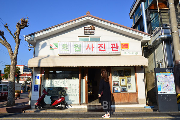 군산 시간여행마을은 대표적인 레트로 여행지다.시간여행마을을 둘러보기에 가장 좋은 출발지는 군산근대역사박물관이다. 사진/한국관광공사