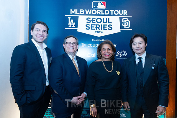캘리포니아 관광청MLB VIP 이벤트에 참석한 내빈. 좌로부터, MLB 티켓팅 운영부서 책임자 저스틴 찰스찬, LA관광청장 아담 버크, 샌디에이고 관광청장 줄리 코커, 캘리포니아 홍보대사 배우 이병헌. 사진/캘리포니아관광청