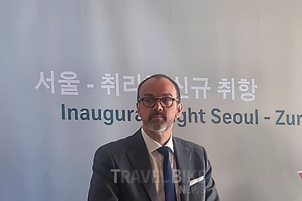 마쿠스 빈커트 스위스항공 최고 재무 책임자는 올해 안에 A350과 같은 신기종을 도입할 계획하고 있다. A350을 운영함으로써 소음을 절반으로 줄이고 이산화탄소 배출도 크게 줄일 수 있게 될 것이라고 밝혔다. 사진/김효설 기자