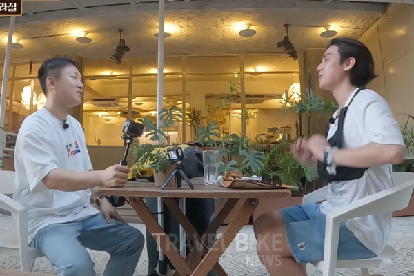 빠니보틀과 김도훈은 간단한 만남을 가지며 서로 인사를 하고 본격적인 브라질 여행을 시작했다. 사진/ ENA 지구마불 세계여행2 캡처