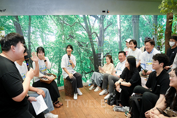 선포식에 앞서 ‘강남에서 만나는 제주 여행: 제주 로컬 100’이라는 컨셉과 제주 숲을 테마로 유튜버와 관광 전문가 등이 참여하는 토크콘서트도 진행됐다. 사진/제주도특별시