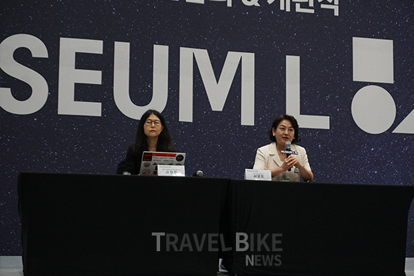 이랜드 뮤지엄 서영희 전시총괄 이사는 ‘위대한 농구선수 75인 전’에서는 선수들이 실제 착용한 유니폼과 농구화 등을 선보이고 있다. 각 전시품에 깃든 비하인드 스토리를 확인하는 재미가 있을 것이라 기대된다”라고 말했다. 사진/김효설 기자