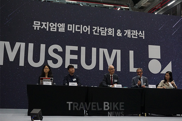 그랑팔레 이머시브 사업 총괄 로랑 돈디는 뮤지엄엘은 현대성과 다양성을 겸비한 복합문화공간이라고 생각하며, 도시의 재생 사업으로 폐곡물창고였던 산업 공간을 문화공간으로 재탄생시켰다는 점에서 감명을 받았다”라고 밝혔다. 사진/김효설 기자