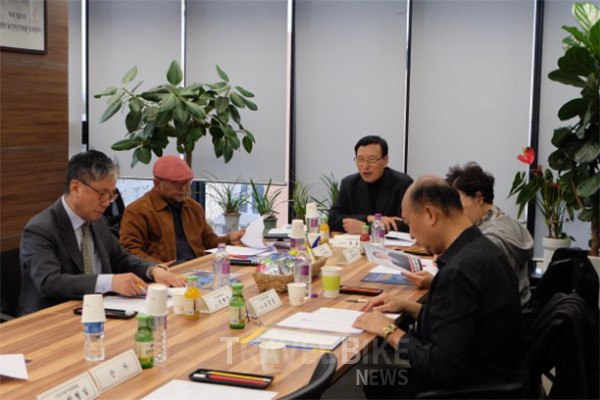 서울특별시관광협회는 지난 13일 제1차 선거관리위원회를 개최하고 '제27대 회장 선거'에 관한 규정 및 선의의 경쟁에 부합하는 선거운동 방법 등 전반적인 선거관리 업무를 논의했다. 사진/서울특별시관광협회