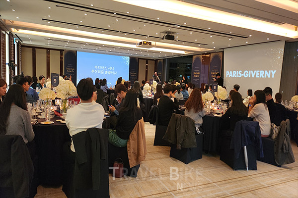 맥아더글렌 디자이너 아웃렛 한국 사무소는 12년간 이어온 특별한 파트너십을 기념하는 ‘2024 투어리즘 어워즈’를 개최했다. 사진/김효설 기자