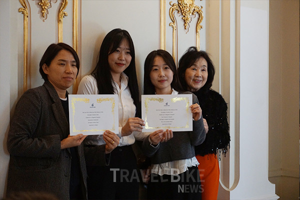 지난 16일 롯데호텔 아테네 가든에서 열린 오찬을 겸한 시상식에서 1등은 범한 여행사, 2등은 한진관광이 차지했다. 사진/김효설 기자