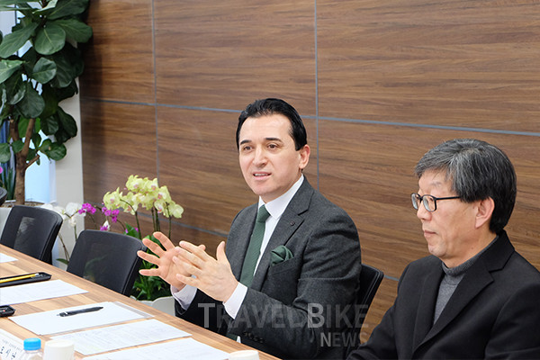 오시난 명예시장 소개에 나선 박정록 서울시관광협회 상근부회장. 사진/김효설 기자