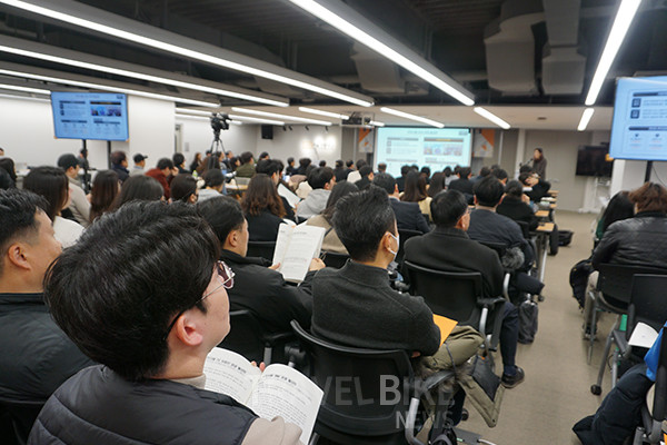 지난 12일과 19일 서울관광플라자에서 열린 ‘2025 서울관광 사업설명회’에는 한국관광공사 등 118개 기관, 여행사, 관광업계 관계자 300여 명이 참석했다. 사진/김효설 기자