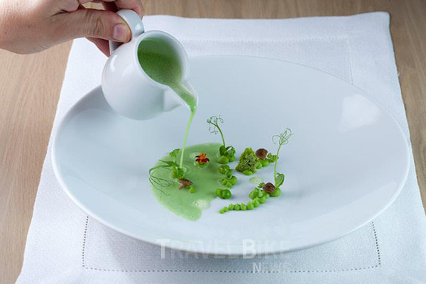 창의적인 채소 요리를 제공하는 티안(TIAN Restaurant Wien)은 스타 셰프인 폴 이비치(Paul Ivić)가 이끄는 미쉐린 가이드 1 스타 레스토랑이다. 사진/비엔나관광청