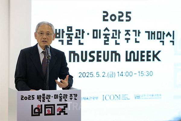 유인촌 문화체육관광부 장관이 2일 서울 은평구 사비나미술관에서 열린 '2025 박물관·미술관 주간' 개막식에서 축사를 하고 있다. 사진/문체부