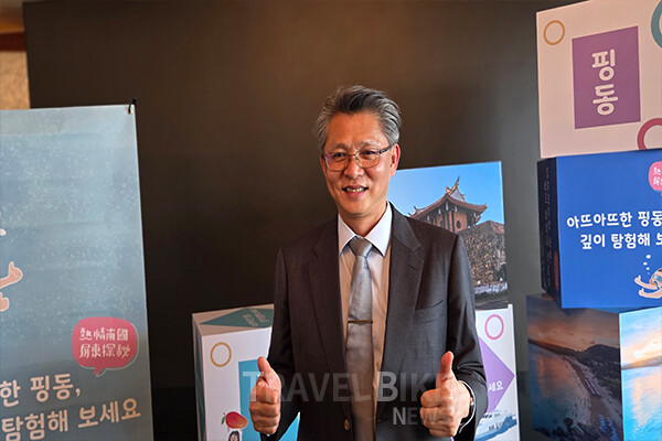 황국유 핑동현 교통관광처 처장은 핑동에서만 볼 수 있고, 즐길 수 있는 유일한 조건과 경관들을 품고 있는 핑동으로 놀러 오시기를 바란다"라고 말했다. 사진/김효설 기자