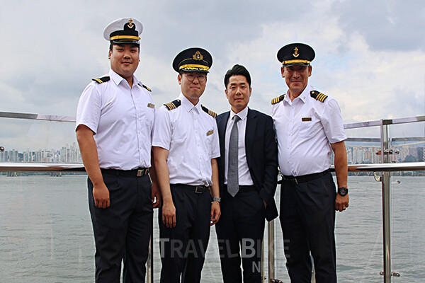 제도적으로는 항만 인프라의 제약, 복잡한 행정 절차, 내수면 기반의 전문 인력 부족 등이 여전히 존재하고 있다. 사진 좌로부터 장윤석 실기사, 정준수 기관장, 박동진 대표, 이국산 선장. 사진/김효설 기자