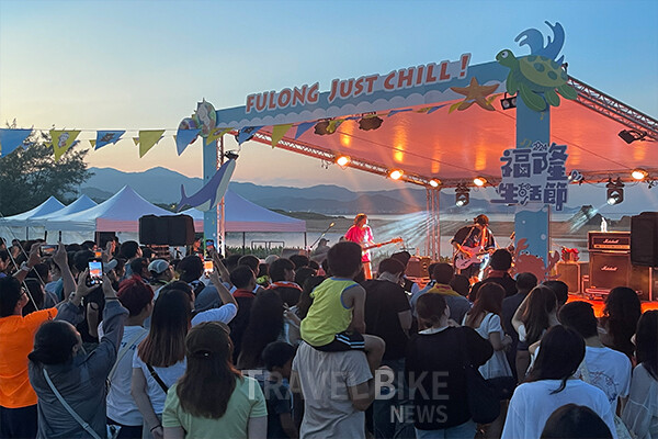 8월에는 바닷바람을 느끼며 즐기는 해풍 음악회와 지역 문화를 담은 산해 마켓이 축제의 온도를 높인다. 사진.대만관광청