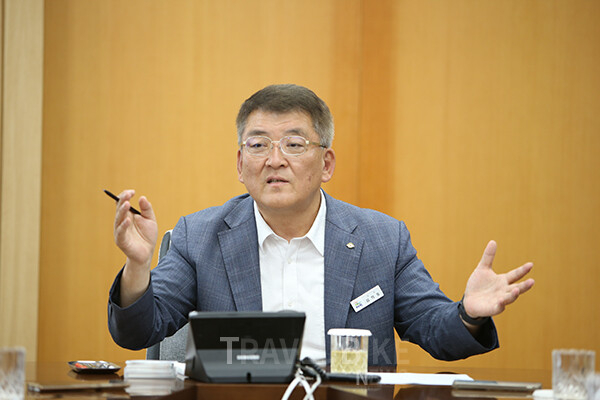 김학동 군수는 “예천의 영화·활·농산물 등 지역 고유 자원을 세계적 문화 콘텐츠로 발전시켜서 ‘살고 싶고, 머물고 싶은 예천’을 만들어가겠다”라고 포부를 밝혔다. 사진/김효설 기자