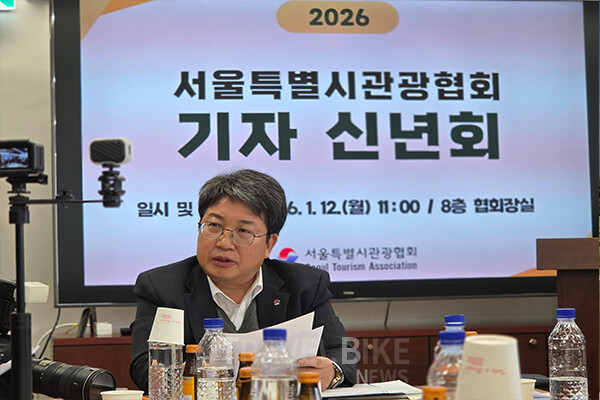 기자들과의 질의응답에서는 여행업계 세무·회계 혼선, 영세 중소 여행사의 경영난, 디지털 전환 격차 등 현안이 집중적으로 제기됐다. 사진/김효설 기자