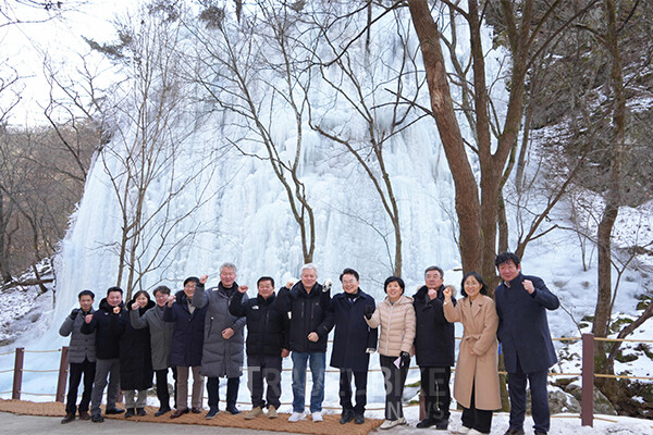 춘천시는 춘천도시공사, 남산면번영회와 함께 춘천시 남산면 구곡폭포 일대에 총 4곳의 빙벽을 조성‧운영 중이다. 사진/춘천