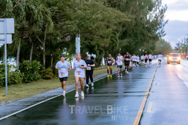 올해로 18회를 맞은 '사이판 마라톤'은 풀코스, 하프마라톤, 10K, 5K 등 다양한 종목으로 운영돼, 초보자부터 엘리트 선수까지 모두 참여할 수 있다. 사진/마리아나관광청