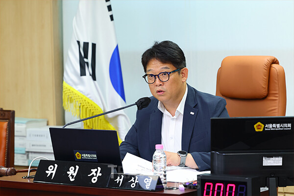 서울시의회가 곤돌라 도입과 공원 운영 체계 개선을 위한 조례 개정에 나서면서 ‘글로벌 핫플 남산’ 프로젝트가 속도를 낼 전망이다. ‘서울특별시 남산공원 보전 및 이용에 관한 기본 조례 일부개정조례안’을 대표발의한 서울특별시의회 서상열 의원. 사진/서울시의회