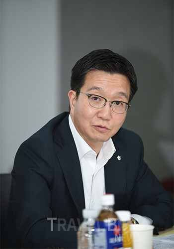 박성혁 사장은 “일본은 이미 4천만 명을 넘어섰고, 현재 추세라면 2028년에는 6천만 명까지 갈 수 있습니다.”라고 강조했다. 사진/김효설 기자