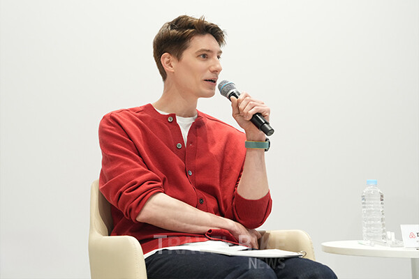 방송인 겸 관광통역안내사 파비앙은 “외국인 관광객이 단순 촬영을 넘어 경복궁, 국립중앙박물관등에서 한국의 역사와 문화를 깊이 탐구하는 흐름이 뚜렷하다”라며 “전문 해설과 콘텐츠 확장이 시급하다”고 강조했다. 사진/김효설 기자