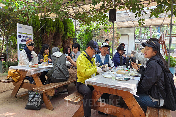 ‘마·농 문화체험’은 지금까지 약 1만3천 명의 학생이 참여한 대표 사회공헌 프로그램으로, 승마를 통한 신체 활동과 농촌 체험을 통한 정서 치유, 현장 중심 직업 교육을 유기적으로 결합한 것이 강점이다. 사진/김효설 기자