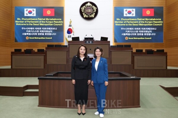 아이수루 의원은 지난 26일 서울시의회에서 키르기스스탄 국회의원 및 한국 기업 관계자들로 구성된 대표단과 면담을 갖고 도로 인프라 개선과 환경보전, 문화·교육 협력 등에 대해 폭넓은 의견을 교환했다. 사진/서울시의회