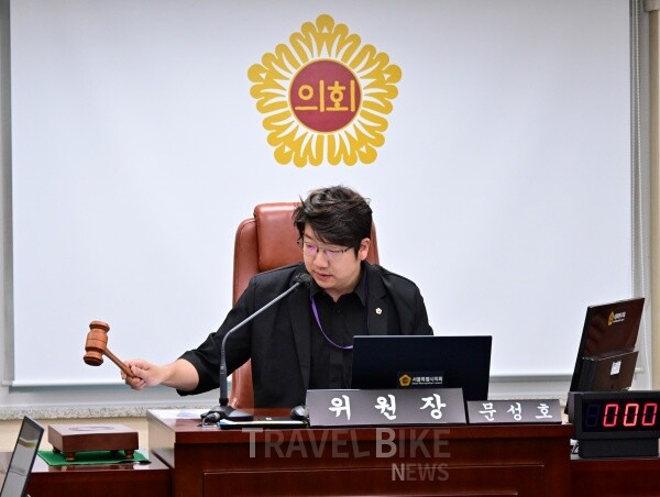 2027서울세계청년대회(WYD) 지원 특별위원회 소속 문성호 의원이 내년 서울에서 개최되는 ‘2027 가톨릭 세계청년대회(World Youth Day·WYD)’의 성공적인 개최를 위한 실질적 정책 대안을 서울시에 공식 제안했다. 사진/서울특별시의회 