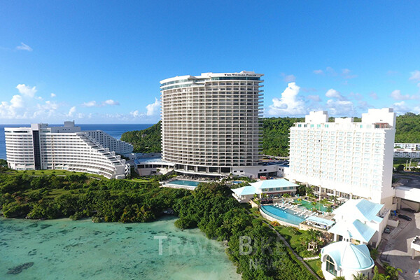 2020년 개관한 더 츠바키 타워는 투몬베이를 한눈에 내려다볼 수 있는 객실과 세련된 공간 디자인, 프리미엄 서비스로 럭셔리 여행객들의 관심을 받고 있으며, 최근에는 웰니스 프로그램을 적극 확대하고 있다.