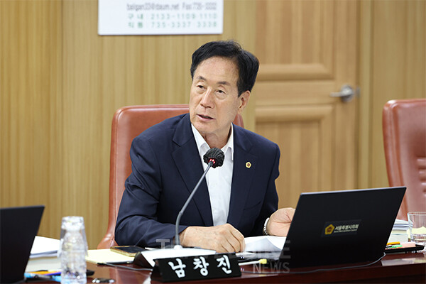 남 의원은 지난 15일부터 열린 제336회 정례회 도시안전건설위원회 회의에서 서울시 재난안전실, 도시기반시설본부 시설국, 소방재난본부, 물순환안전국, 서울물재생시설공단, 건설기술정책관 등의 업무보고를 받고 주요 현안에 대한 점검과 함께 안전관리 강화를 주문했다고 밝혔다. 사진/서울시의회